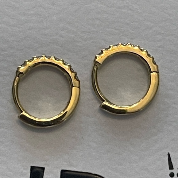 New Authentic Pandora Sparkling Huggie Hoop Earrings 14k gold plated ss & cz - Picture 13 of 13